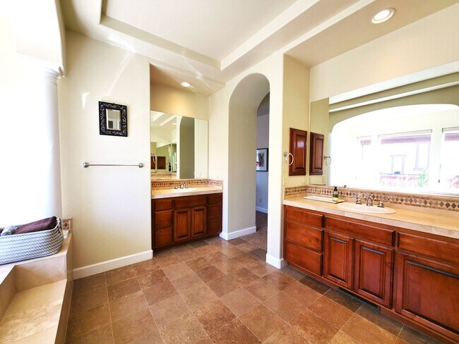 Building Photo - All-Inclusive Executive Luxury in Somerset...