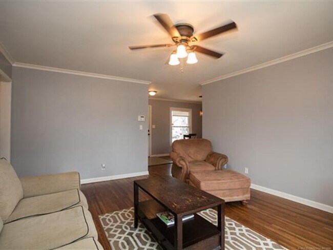 Building Photo - Brookside Bungalow!