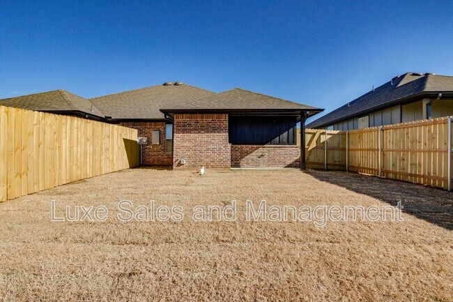 Building Photo - 11605 Mackenzie Wy