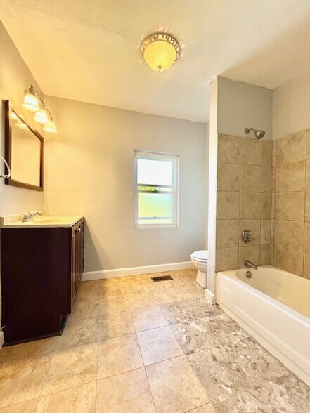 Building Photo - 10R Gardner St