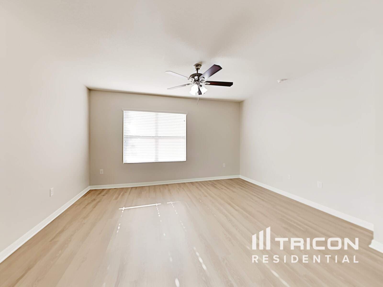 Building Photo - 2449 Valhalla Dr