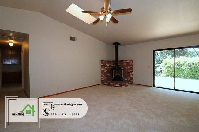 Building Photo - 1844 Breckenwood, Short Trip to the park. ...