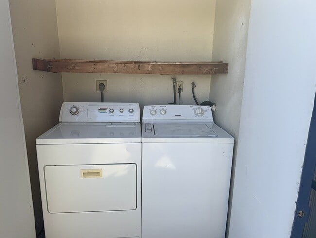 Building Photo - 5655 Riley St