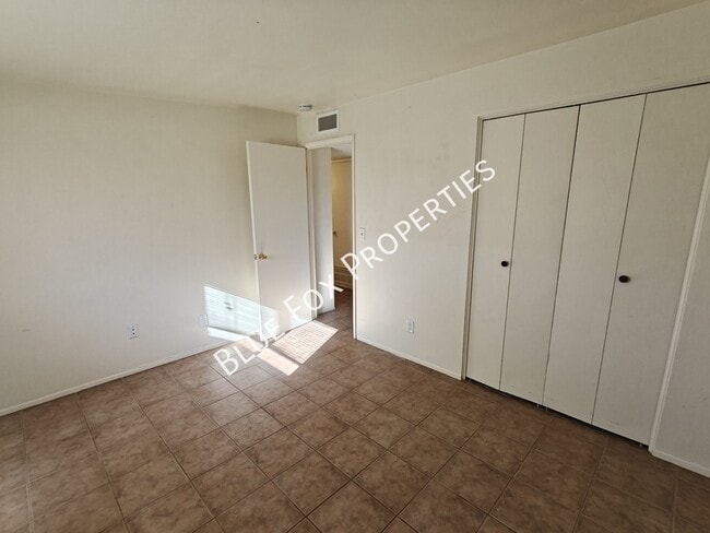 Building Photo - 3755 S Amos Pl