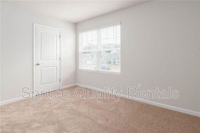 Building Photo - 2232 Balmore Ave
