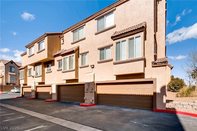 Building Photo - 8400 Tiger Woods Ave