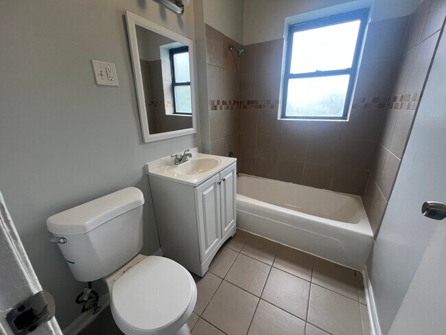 Building Photo - 71 E 69th St