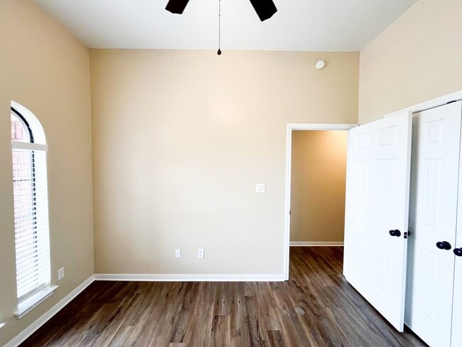 Building Photo - Available NOW!!!! You must see this is a Fabulous Home. 4 bedrooms, office, 2 bath, 2 car garage ...