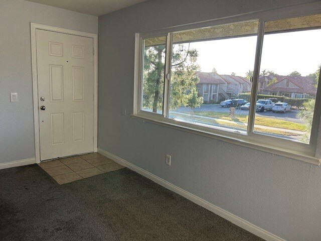 Building Photo - 1586 Border Ave