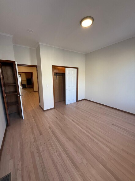 Building Photo - 111 19th St