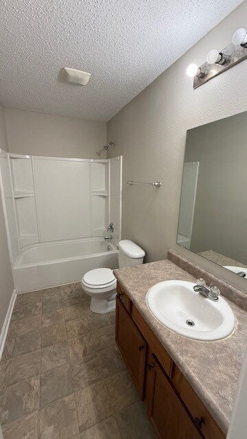 Building Photo - EAST SIDE 4 BEDROOM NEWER HOME AVAILABLE NOW!