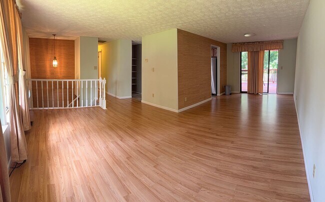 Building Photo - 6775 Windfaire Dr