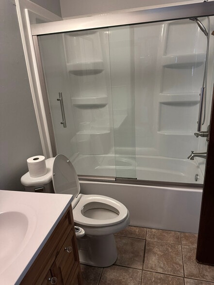 Building Photo - 388 Gamewood Dr