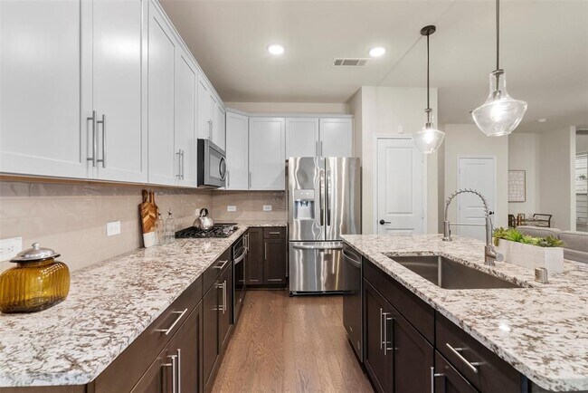 Building Photo - 4025 Starbright St