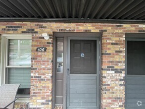 Building Photo - 914 Sparta Dr