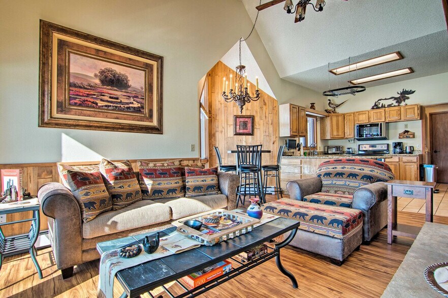 Building Photo - 1740 High Pine Dr