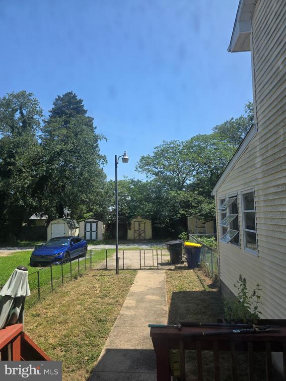 Building Photo - 405 Cowgill St