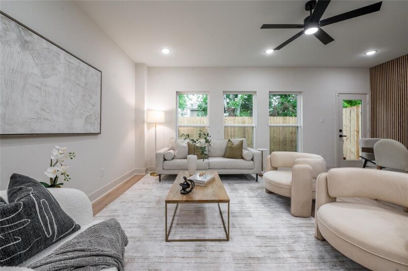 Building Photo - 8122 Corinth St