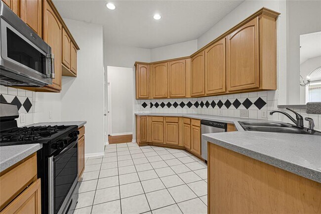 Building Photo - 7530 Broken Oak Ln