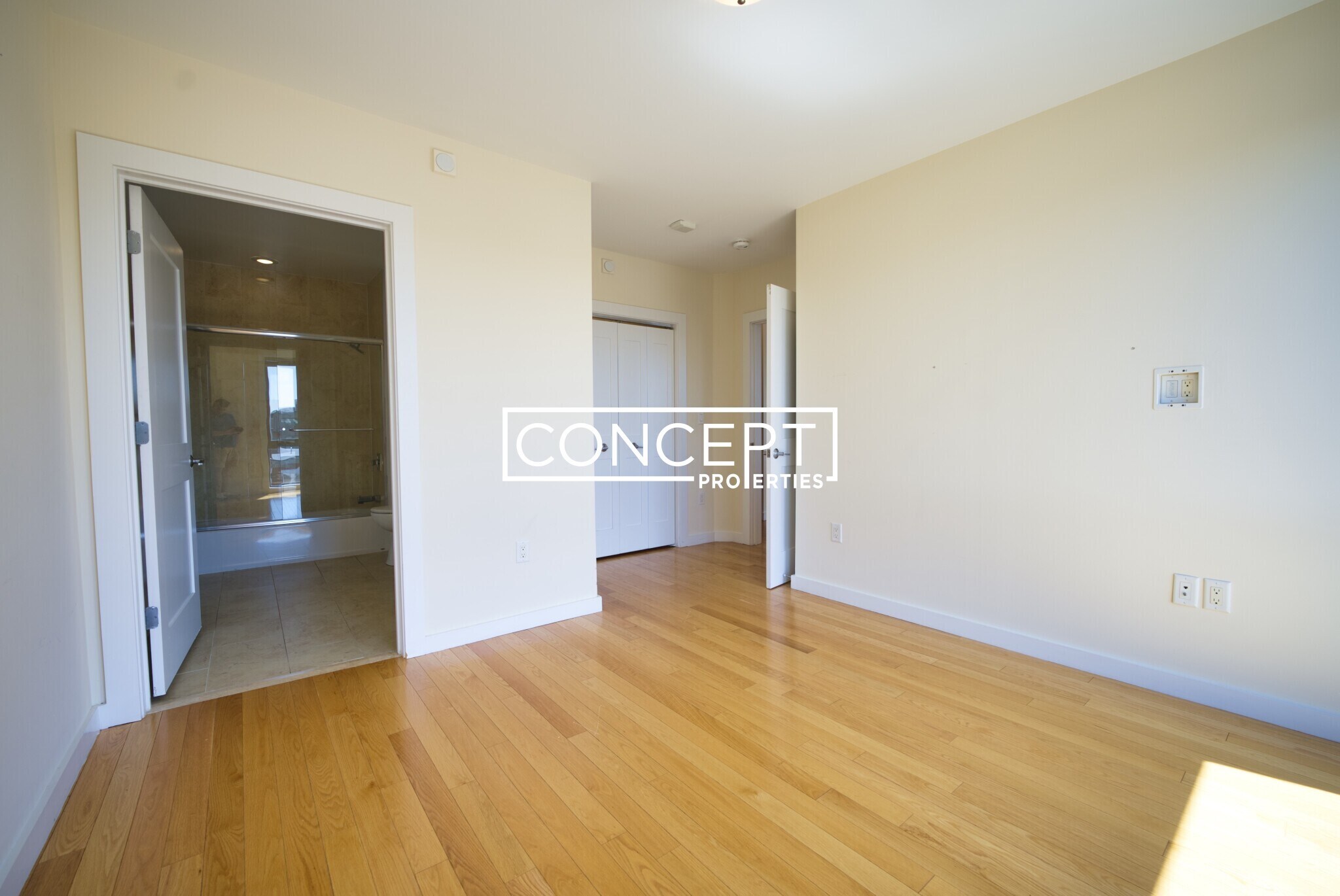 Building Photo - 5 Manor St