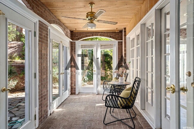 Building Photo - 1577 E Tomahawk Dr