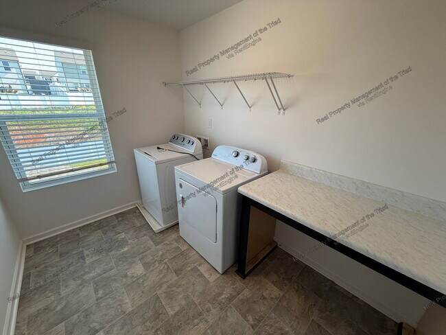 Building Photo - 5116 Reedy Creek Farm Cir