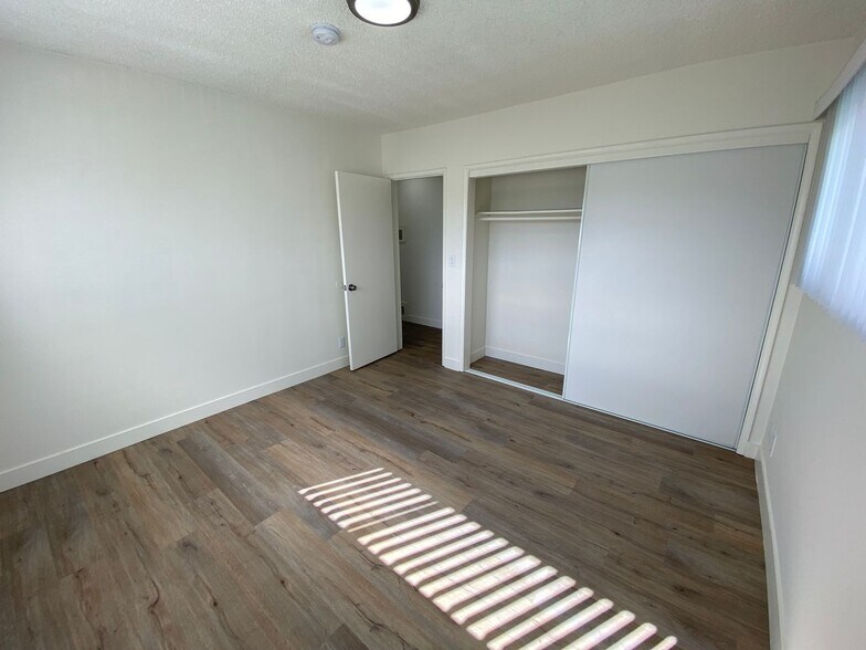 Building Photo - 5230 Vesper Ave