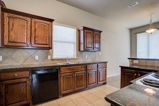 Building Photo - Great newer home in Frenship ISD