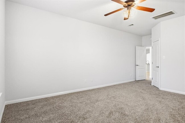 Building Photo - 101 Saddle Ridge Dr