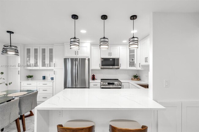 Building Photo - 3042 Harwood D