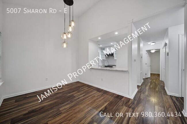 Building Photo - 5007 Sharon Rd