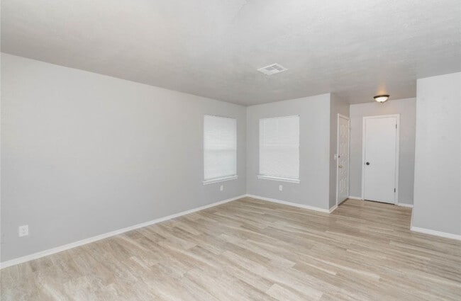 Building Photo - 206 Barrett Pl