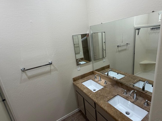 Building Photo - 5233 E Carmel Ave