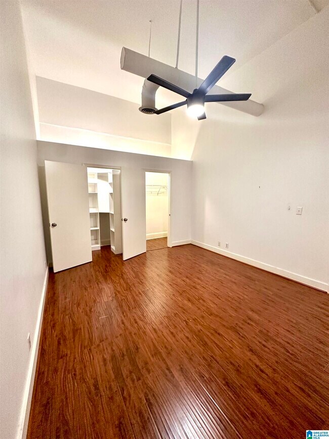 Building Photo - 2112 Morris Ave