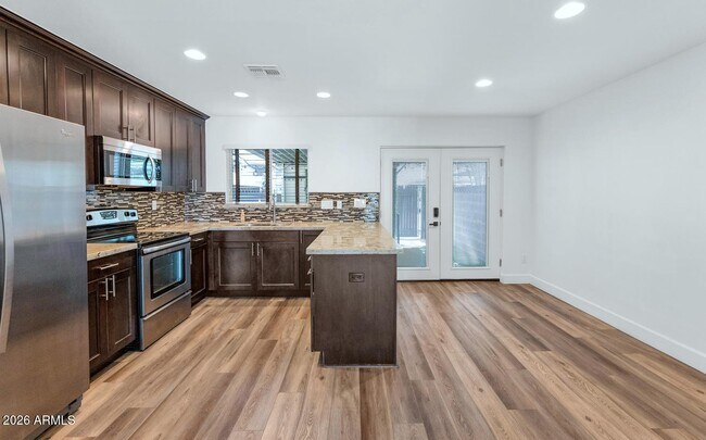 Building Photo - 5805 N Granite Reef Rd
