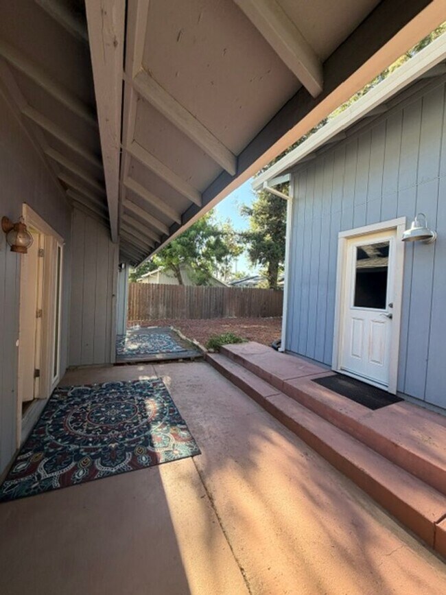 Building Photo - Charming 3 Bedroom + 2 Bathroom Half-Plex Near the American River in Fair Oaks: $2,375.00 + $100.00