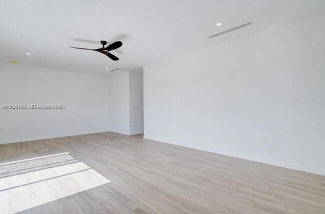 Building Photo - 3904 SW 137th Ct