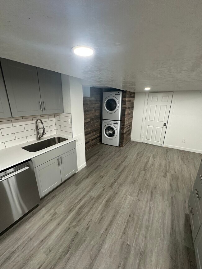 Building Photo - BEREA PROPERTY ( PRIVATE)