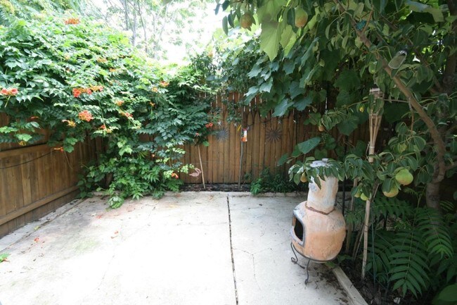 Building Photo - 2541 Coral St