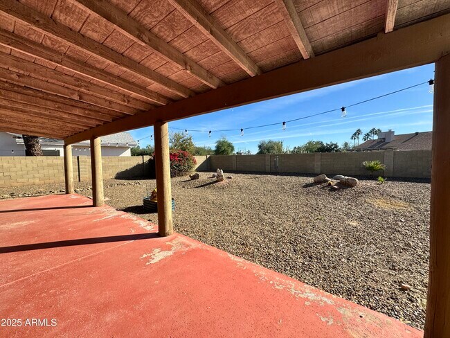 Building Photo - 5825 E Nisbet Rd