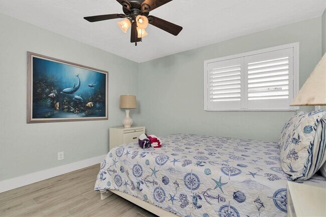 Building Photo - 6440 3rd Palm Point