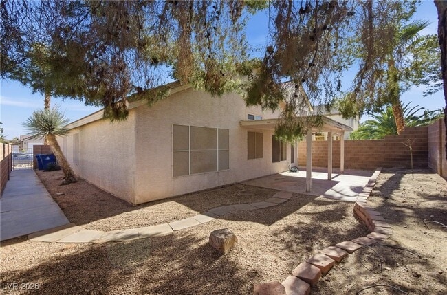 Building Photo - 5555 Airview Ct