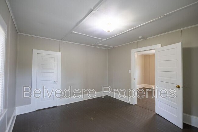 Building Photo - 507 Law St