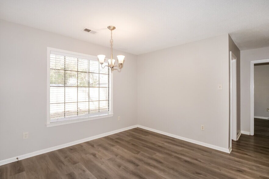 Building Photo - 2106 Charles Bryan Rd