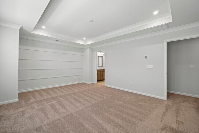 Building Photo - Like A Brand New 3 Bedroom Townhome in the...