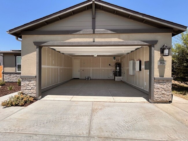 Building Photo - Beautiful Brand New home for rent in Visalia!