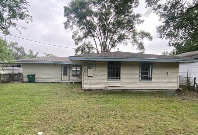 Building Photo - 5322 Dewberry St