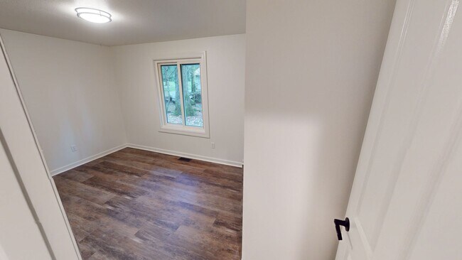 Building Photo - Lake Oswego Gem!!!  Single Level Ranch - Newly Updated