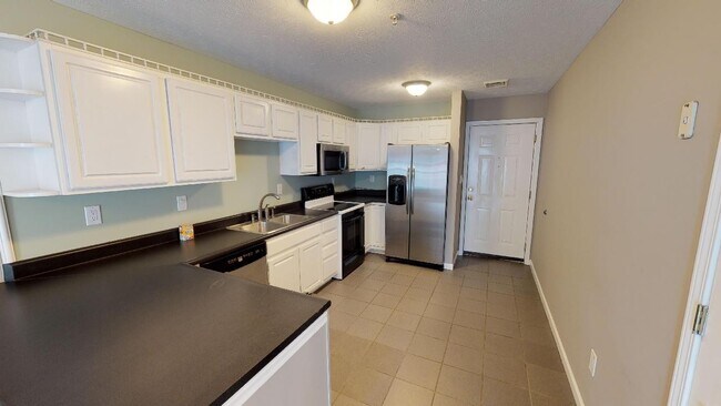 Building Photo - 3BR/2BA Condo Near UTK in Fort Sanders