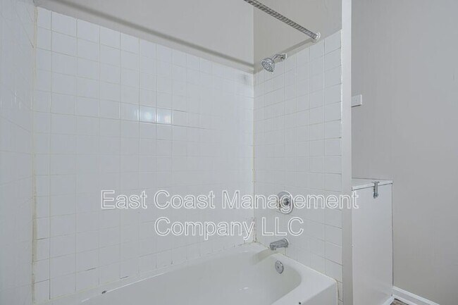 Building Photo - 2348 Eutaw Pl